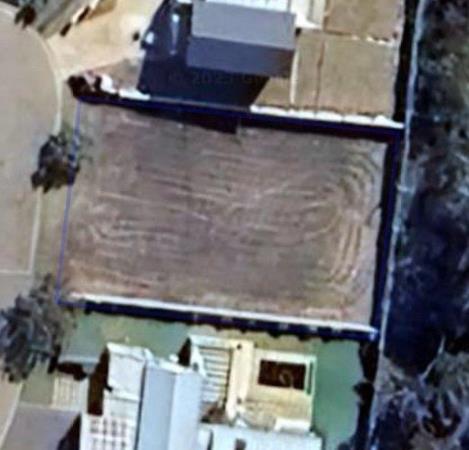 720 m² Land