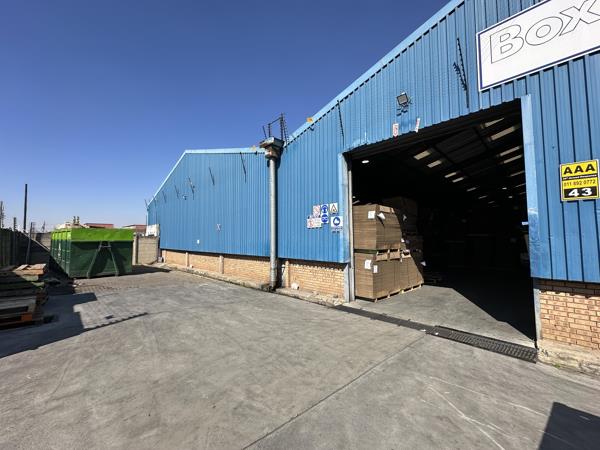 1 600  m² Industrial space