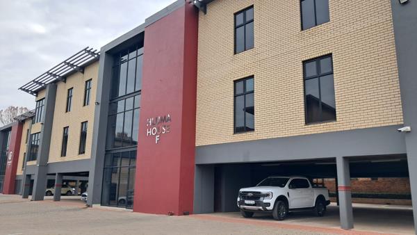 1 371  m² Commercial space