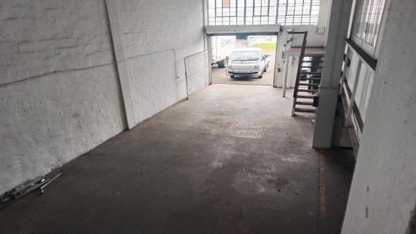 300  m² Industrial space