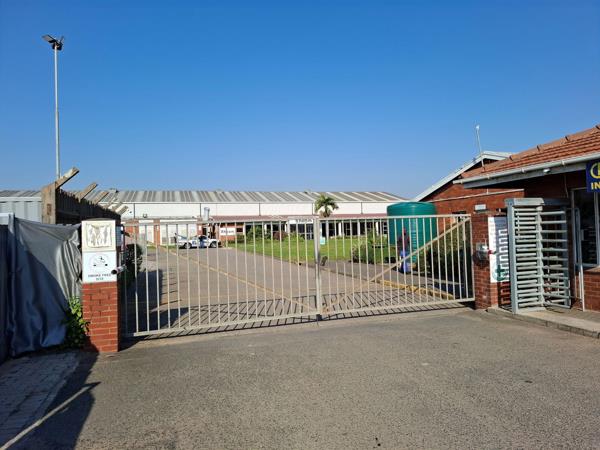 3 000  m² Industrial space