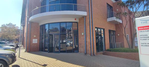 334  m² Commercial space