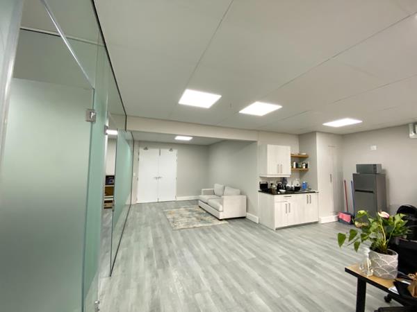 122  m² Commercial space