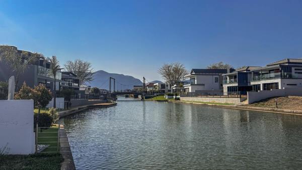 945 m² Land