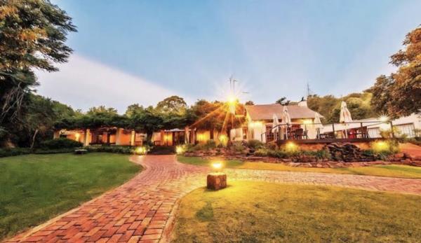 250 000  m² Commercial space