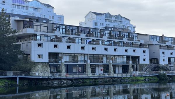 138  m² Commercial space