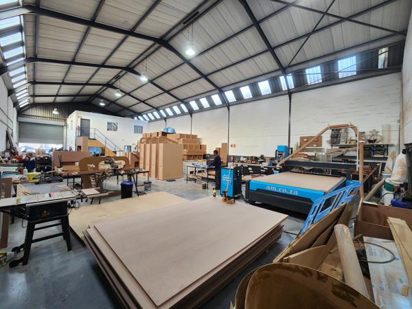 375  m² Industrial space