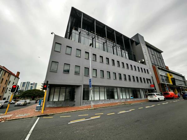 496  m² Retail Space