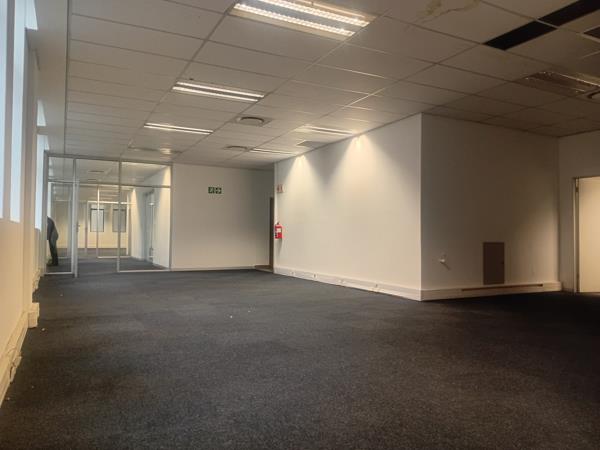 343  m² Commercial space