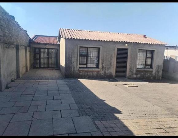 2 Bedroom House