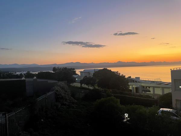 718 m² Land