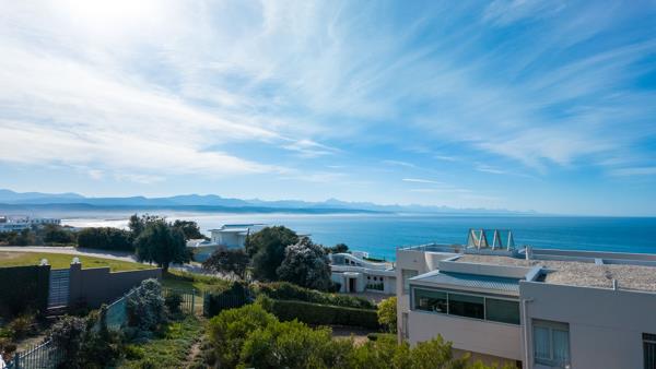 718 m² Land