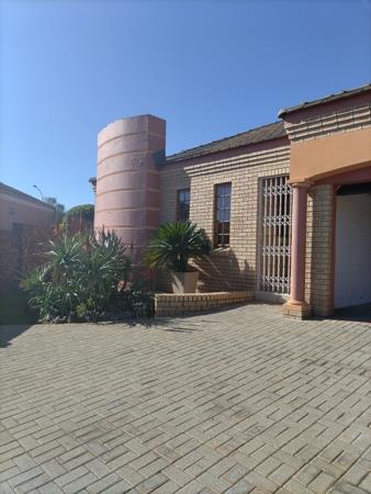 4 Bedroom Townhouse