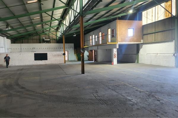 707  m² Industrial space