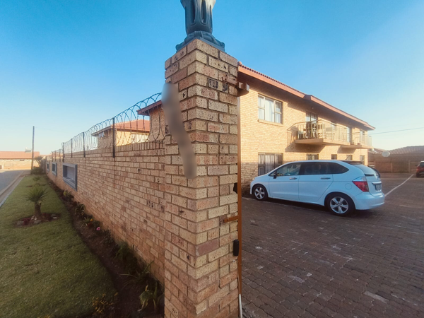 544  m² Commercial space