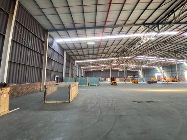 7 500  m² Industrial space