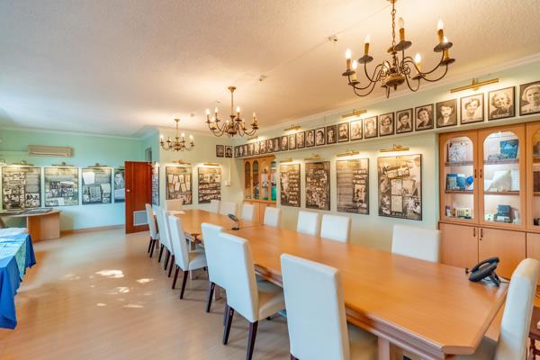 1 670  m² Commercial space