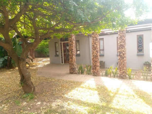 112  m² Commercial space