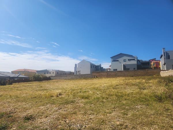 851 m² Land