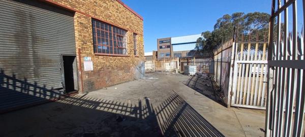 300  m² Industrial space