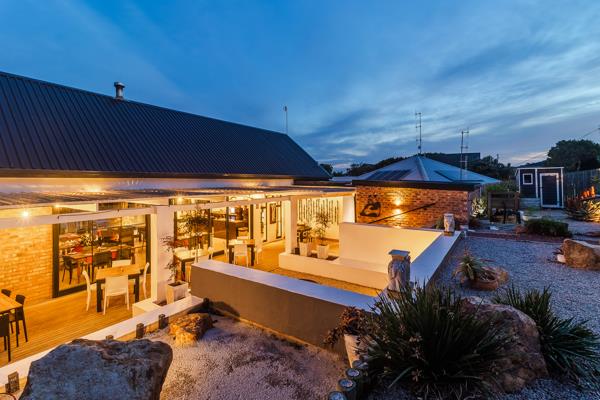 334  m² Commercial space