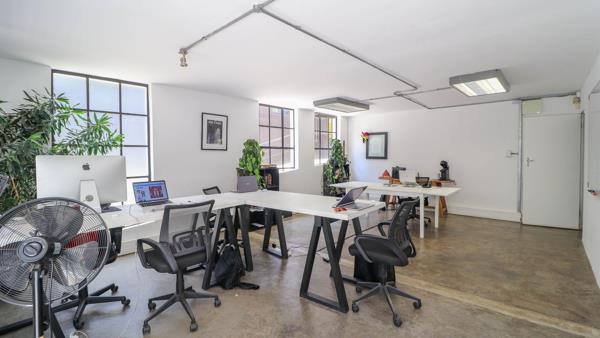 354  m² Commercial space