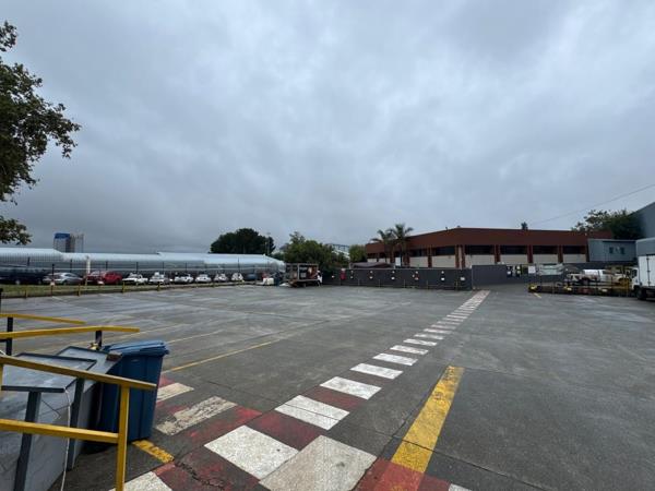 4 572  m² Industrial space