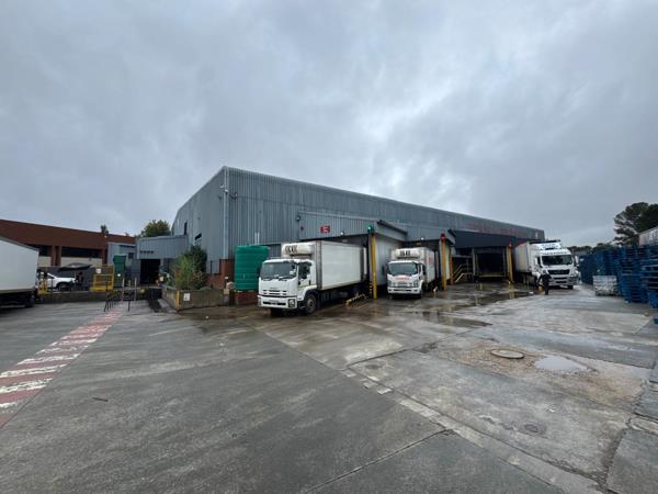 4 572  m² Industrial space