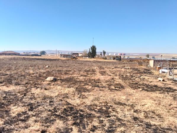 1 115 m² Land