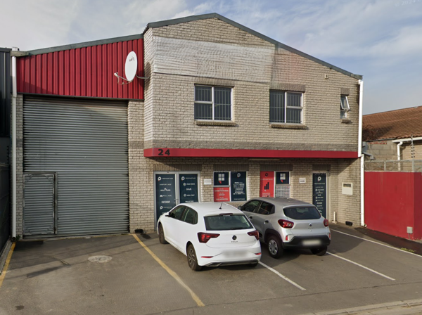 327  m² Industrial space