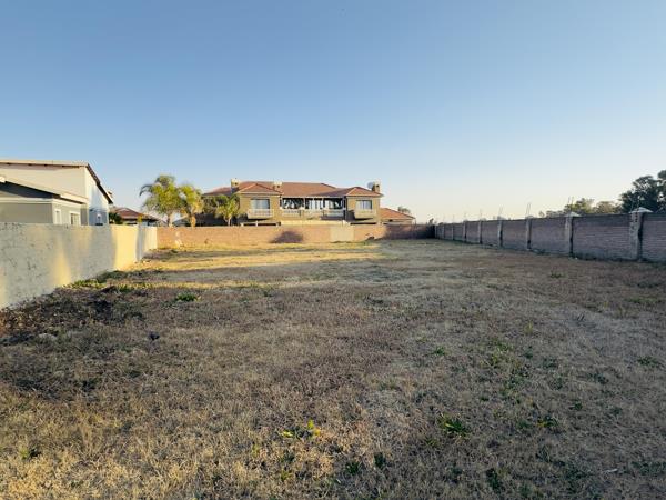 949 m² Land