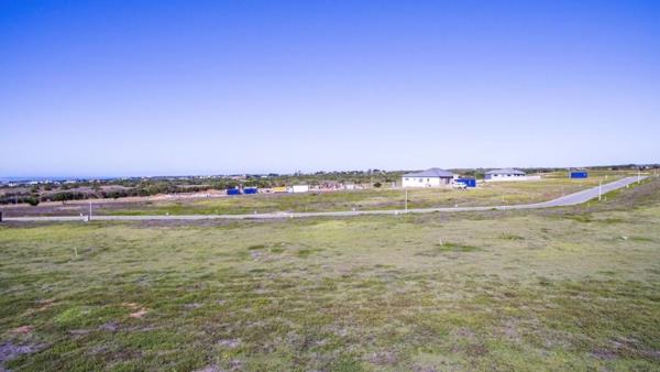 600 m² Land