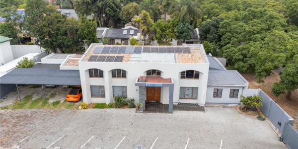 675  m² Commercial space