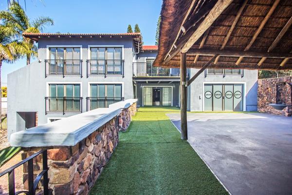 452  m² Commercial space