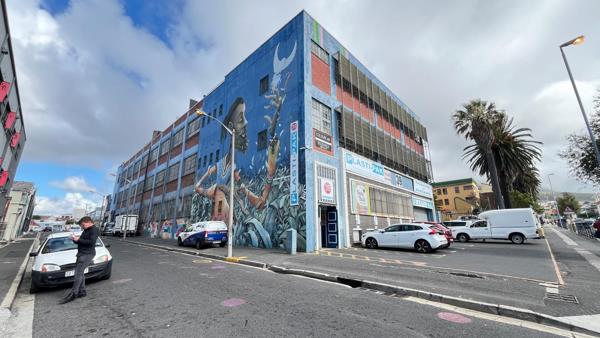 2 585 m² Retail Space