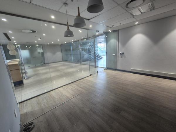 122  m² Office Space