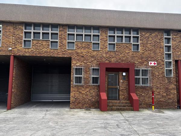 366  m² Industrial space