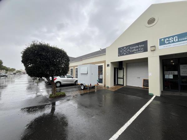 102  m² Industrial space