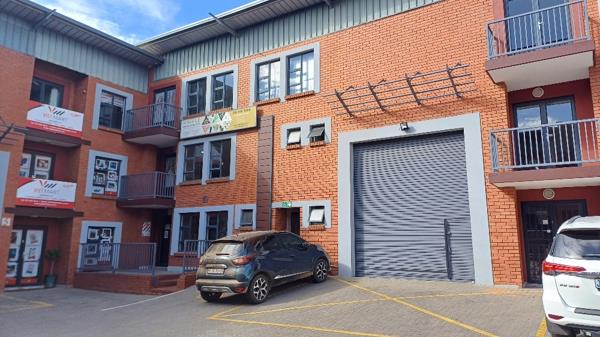 408  m² Industrial space