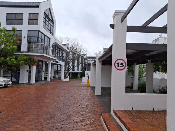 114  m² Commercial space