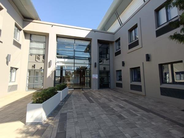 173  m² Commercial space