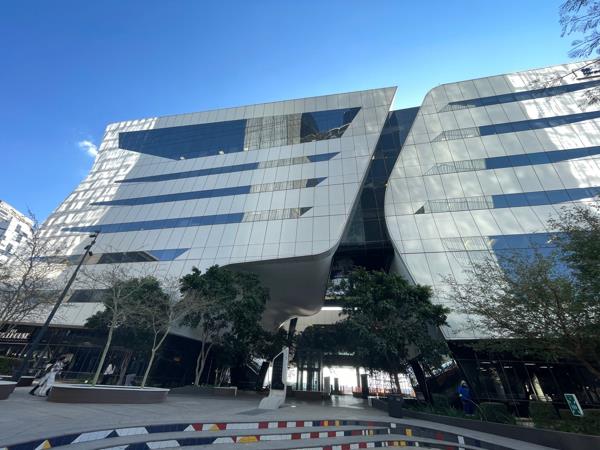 218  m² Commercial space