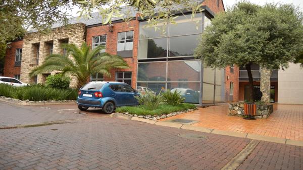 1 780  m² Office Space