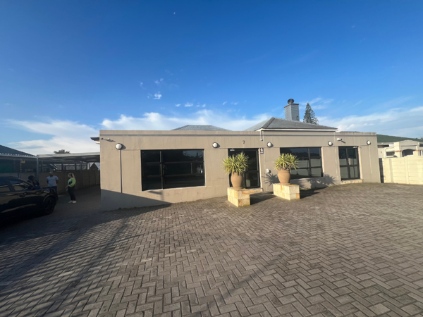 235  m² Commercial space