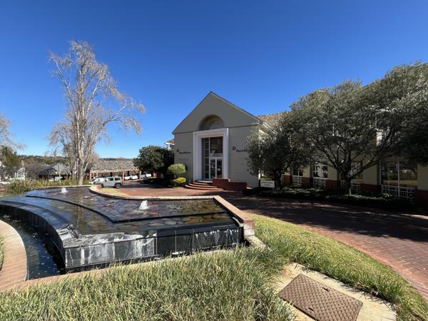 360.6  m² Commercial space