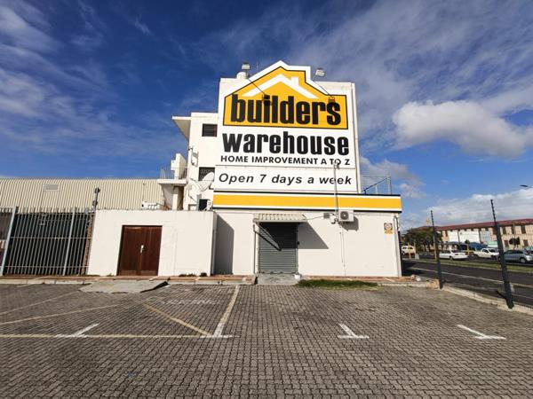 817  m² Commercial space