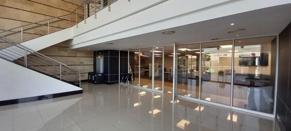 1 609  m² Commercial space