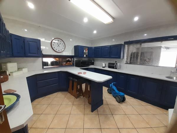 210  m² Office Space