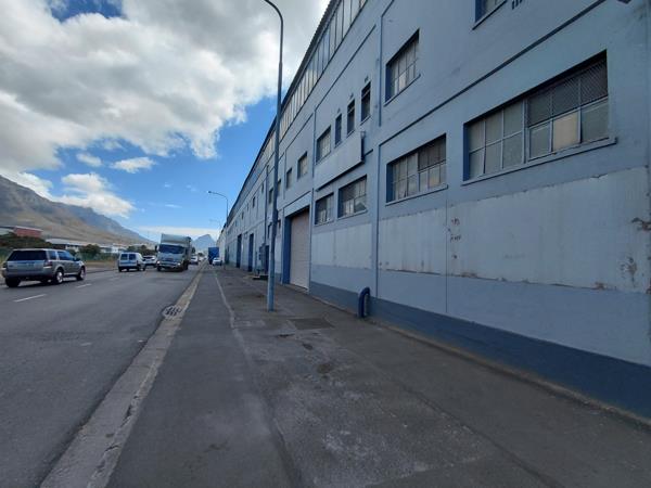 490  m² Commercial space