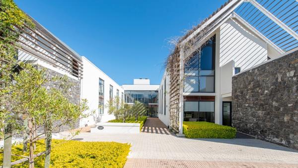 94  m² Office Space